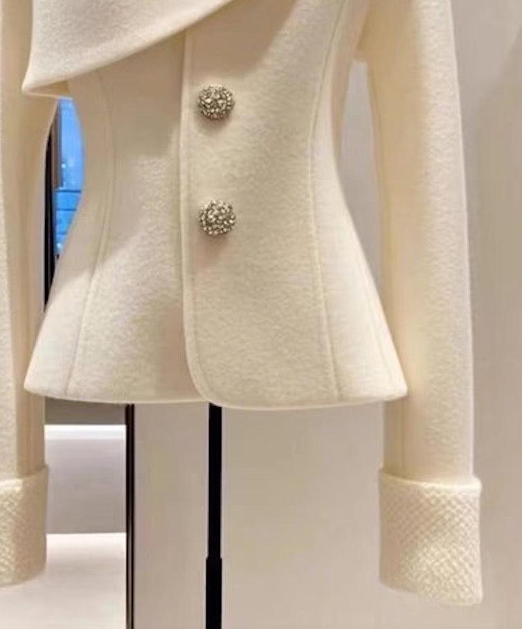 Lola - Comfortable Asymmetric Blazer