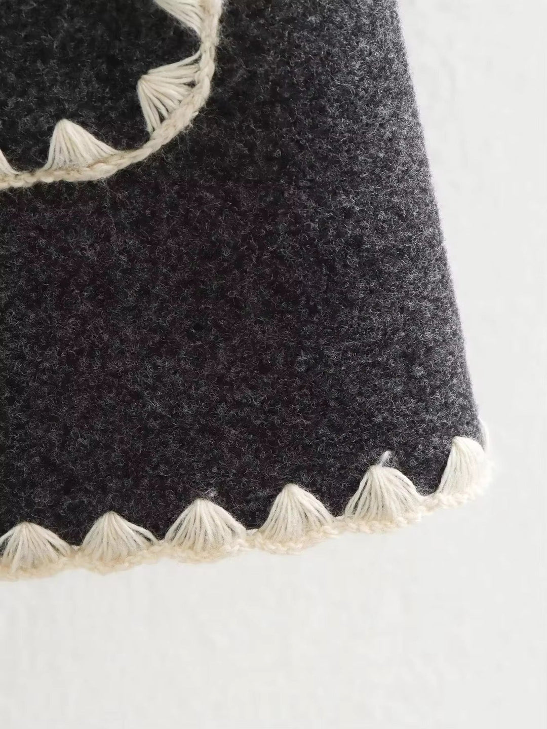 Antoinette - Chic Tweed Wool Coat