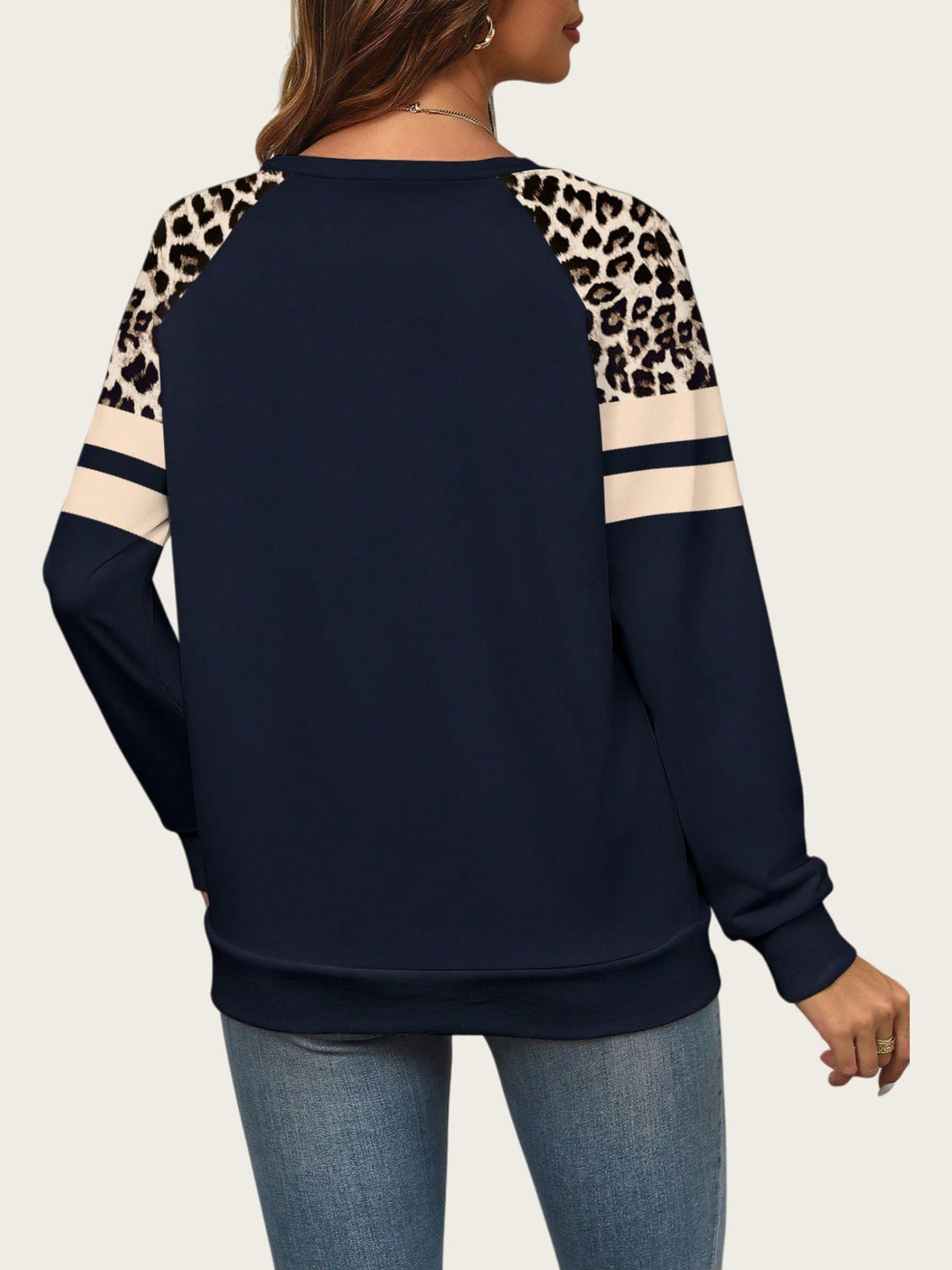 Claire™ | Chic Leopard Patch Sweatshirt